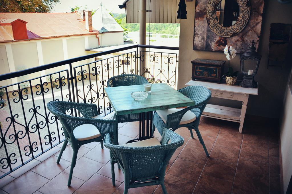 Hotel U Hradu มลาดาโบเลสลัฟ ภายนอก รูปภาพ
