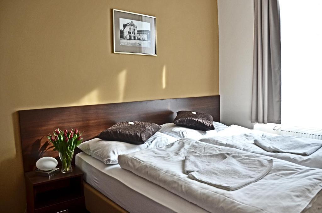 Hotel U Hradu มลาดาโบเลสลัฟ ภายนอก รูปภาพ